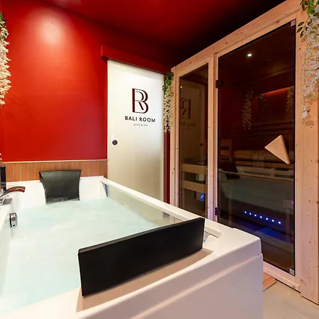 Wellness - Sauna & - Baliroom *